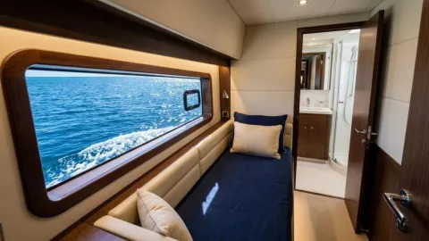Catamaran Motor Yacht En-Suite